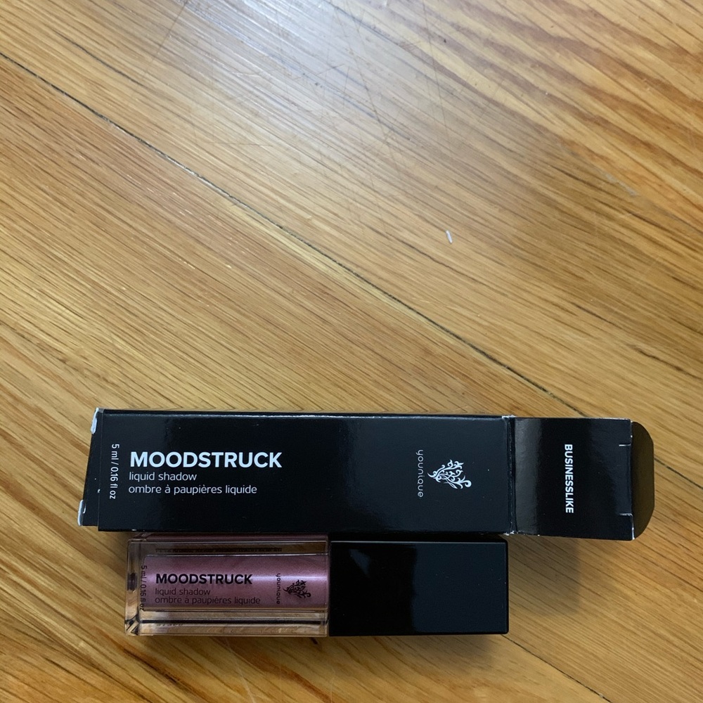 Liquid eyeshadow